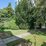 Flat 2, 158 Abingdon Road