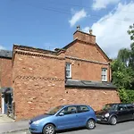 Flat 2, 158 Abingdon Road